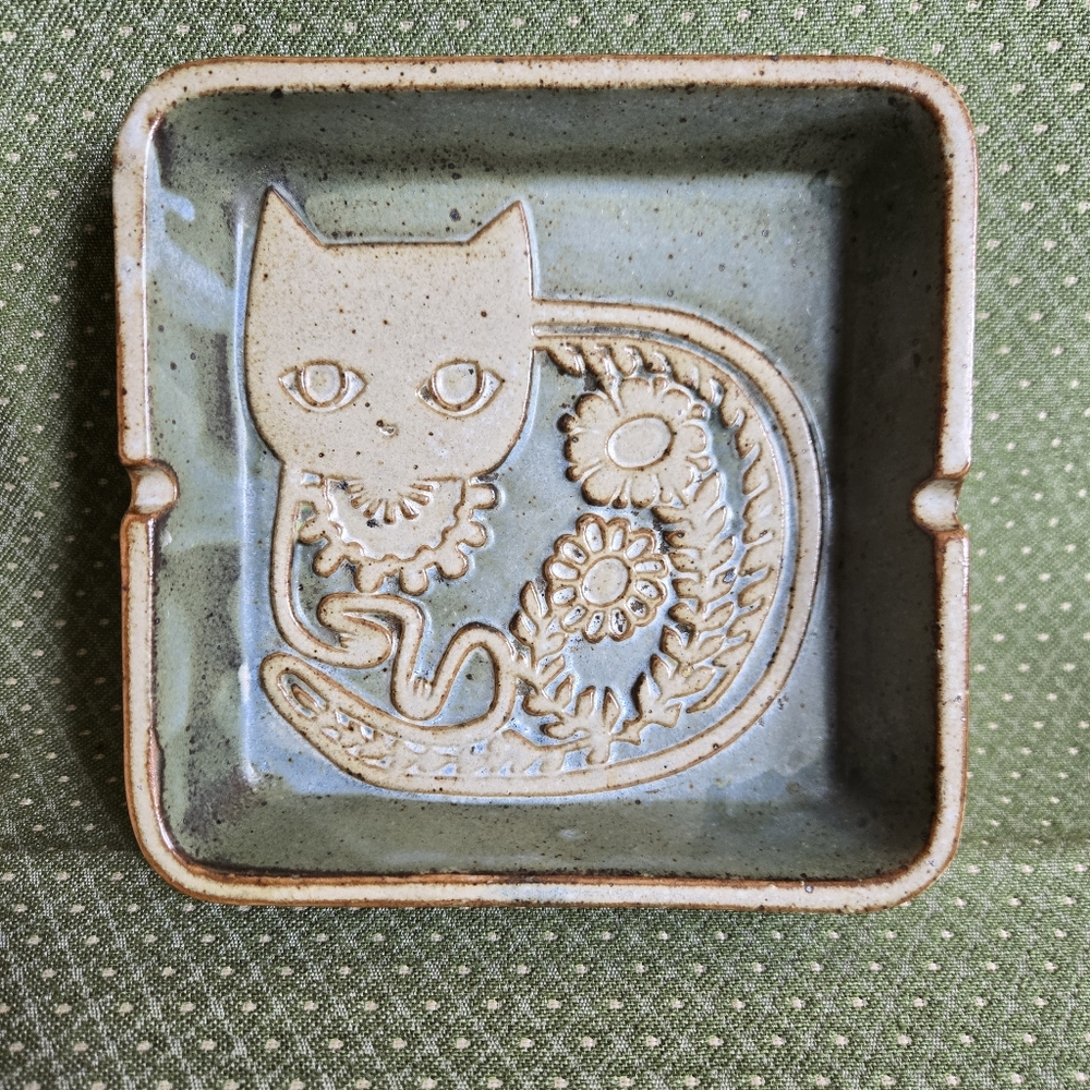 Japanese Cat Floral Vintage Pottery Kiriko Kashiwa Trinket Dish or Ashtray